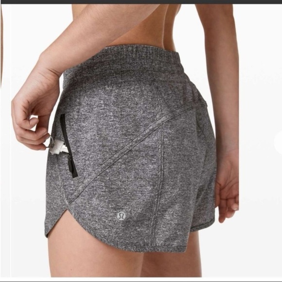 LULULEMON Women’s Tracker Short 4” Heather Lux Multi Black LINED Size 6 - Picture 2 of 7